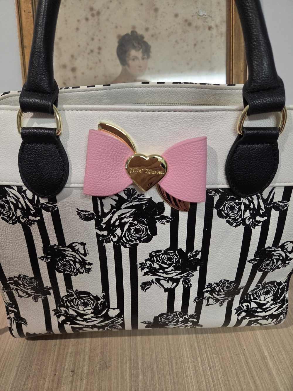 Betsey Johnson NWOT Black White  Deco Floral Satchel With Pink Bow - Picture 3 of 8